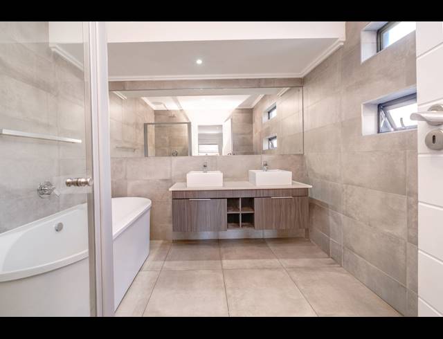 3 BEDROOM CLUSTER FOR SALE IN BRYANSTON